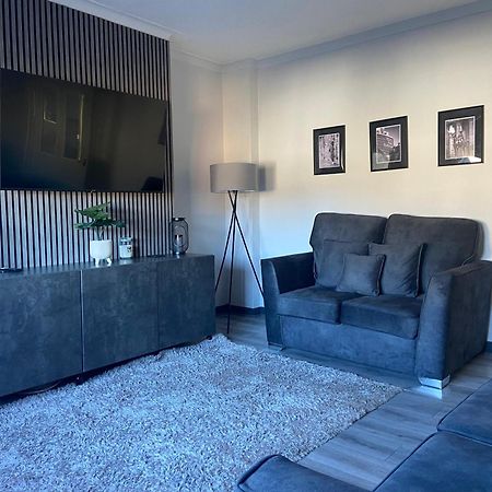 Glasgow Apartment Close To The Airport เรนฟริว ภายนอก รูปภาพ
