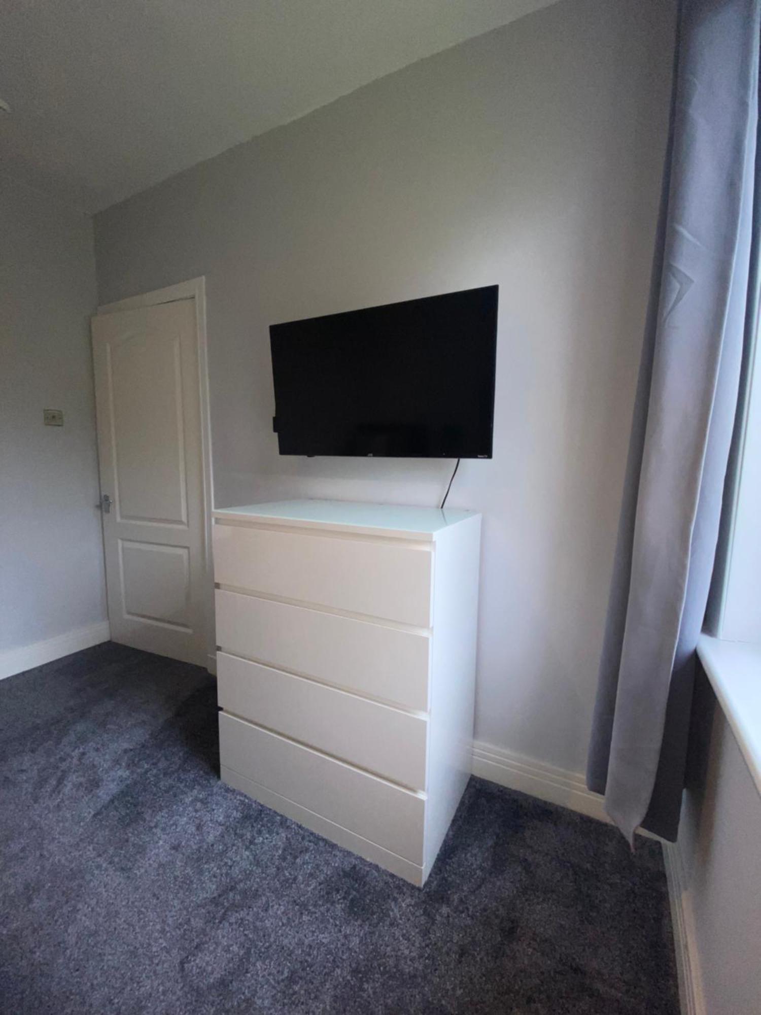 Glasgow Apartment Close To The Airport เรนฟริว ภายนอก รูปภาพ
