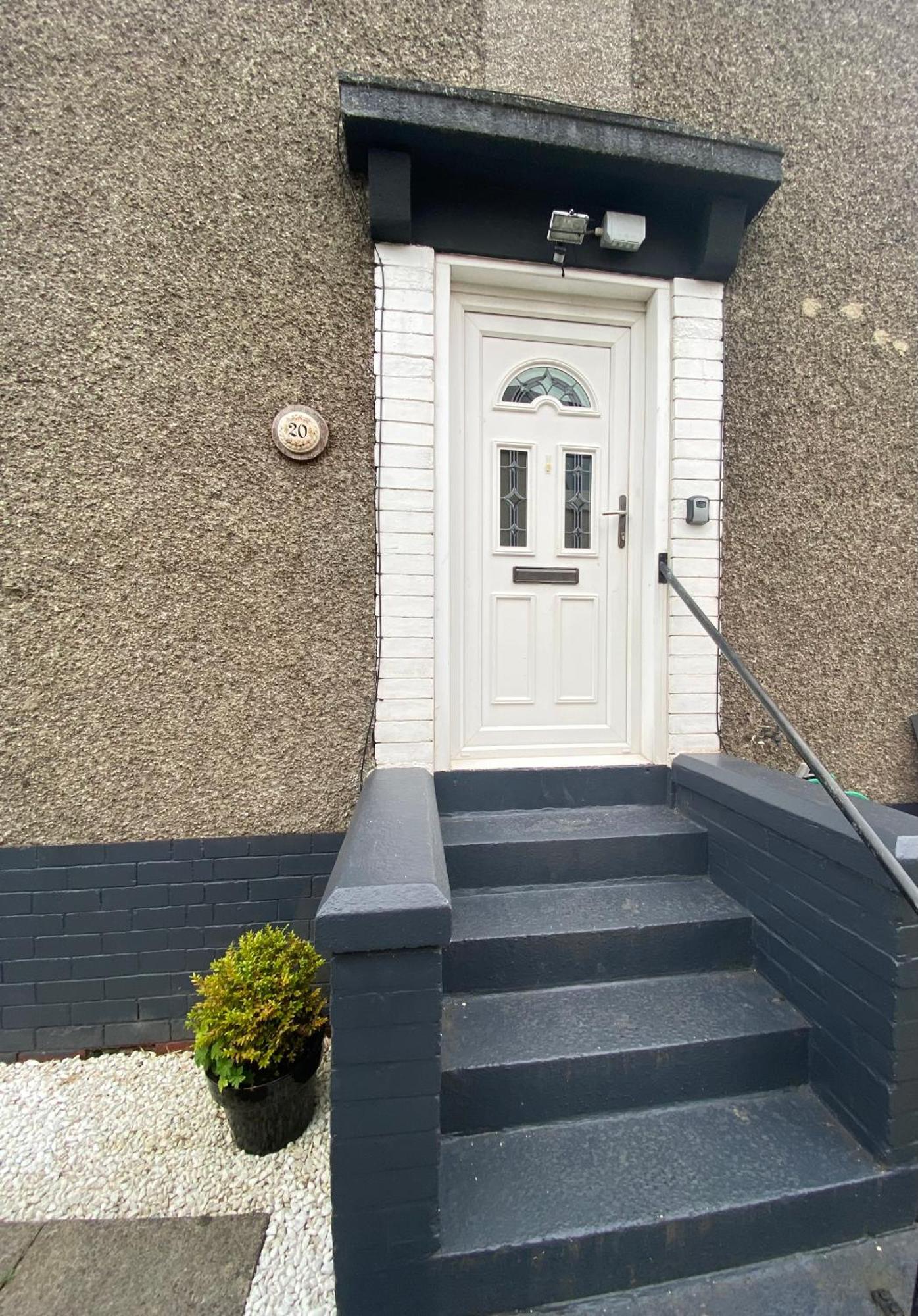 Glasgow Apartment Close To The Airport เรนฟริว ภายนอก รูปภาพ