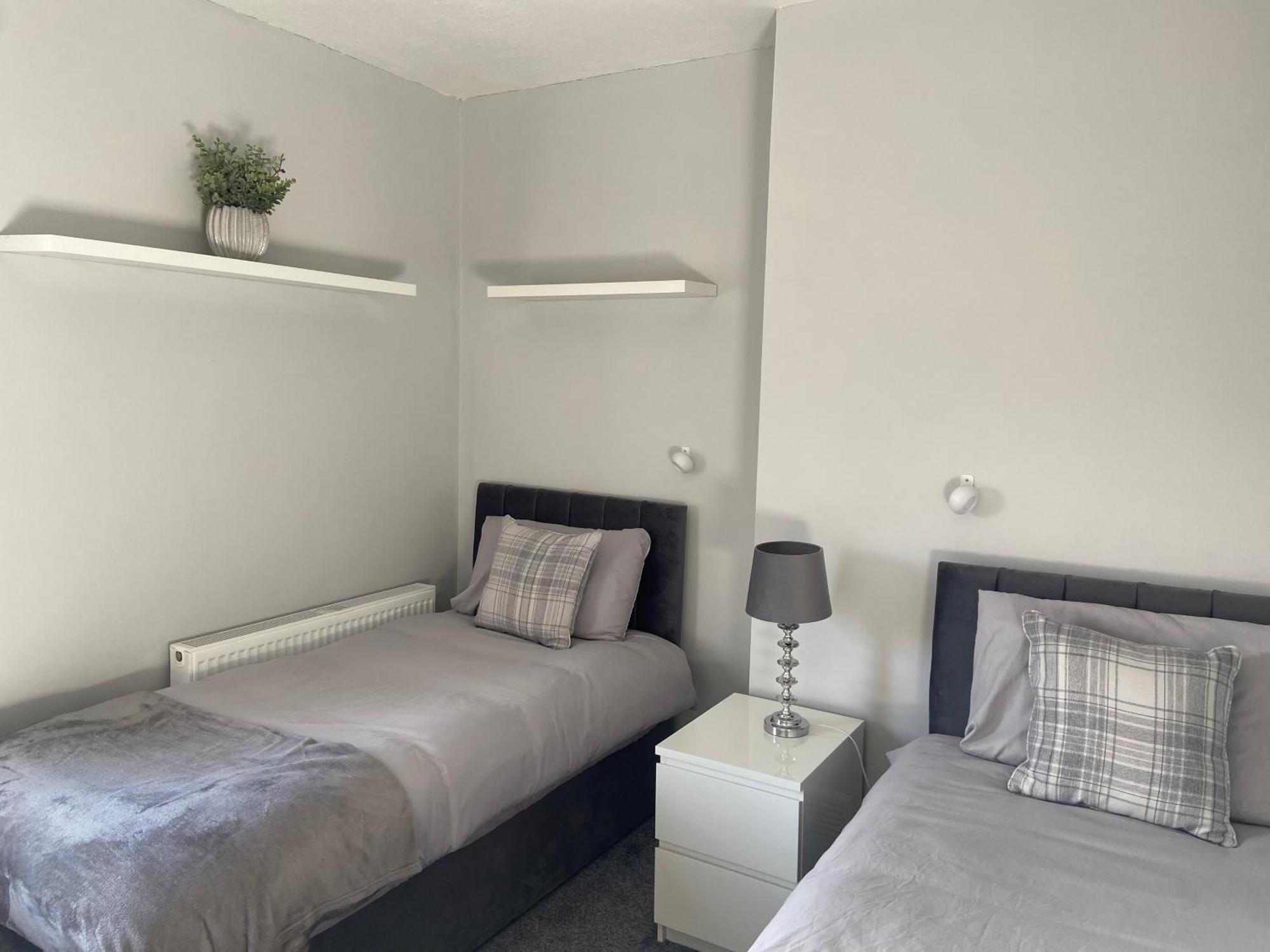 Glasgow Apartment Close To The Airport เรนฟริว ภายนอก รูปภาพ